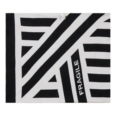 Fragile Pattern Knit Blanket In Black