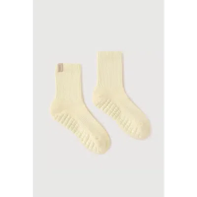 Fraise Butter Classic Crew Grip Socks In Yellow