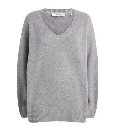 Frame Brushed Cashmere V-neck Sweater In Gray
