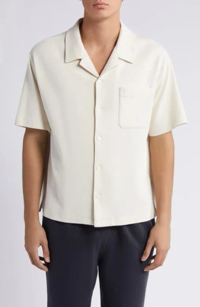 Frame Duo Fold Relaxed Short Sleeve Button-up Shirt In White