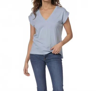 FRAME EASY V-NECK TEE IN LIGHT BLUE