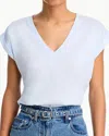 Frame Easy V-neck Tee In Light Chambray In Multi