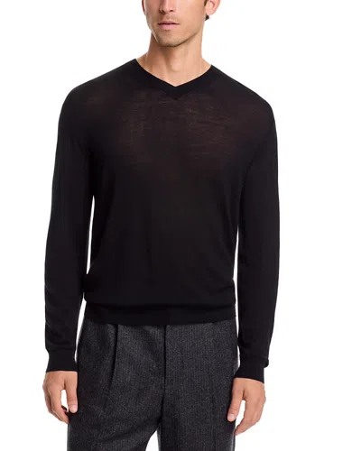 Frame Fine Gauge Wool Cashmere V-neck Sweater In Black