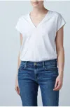 Frame Le Mid Rise V Neck Tee In Blanc In White
