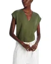 Frame Le High Rise V-neck Organic Pima Cotton T-shirt In Surplus