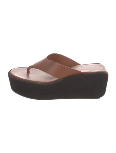 Pre-owned Frame Leather Flip Flops In Brown