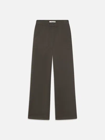 Frame Modern Pocket Pant In Rich Military In Green