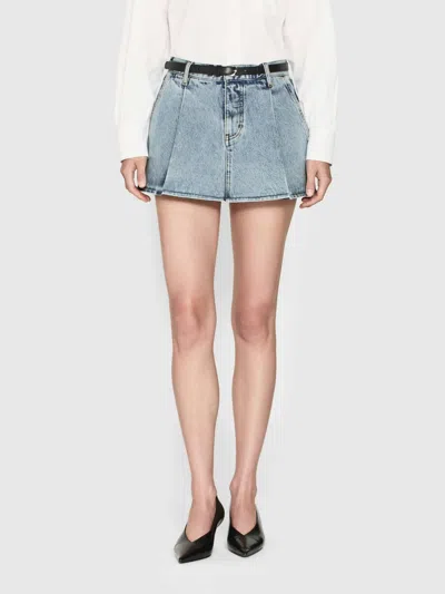 Frame Pleated Denim Mini Skirt In Outlaw In Blue