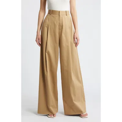 Frame Pleated Wide Leg Trousers In Camel