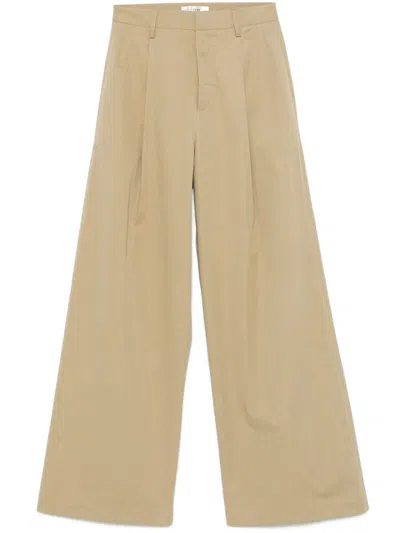 FRAME PLEATED WIDE-LEG TROUSERS
