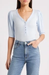 Frame Rib Ruched Short-sleeve Henley Top In Light Chambray