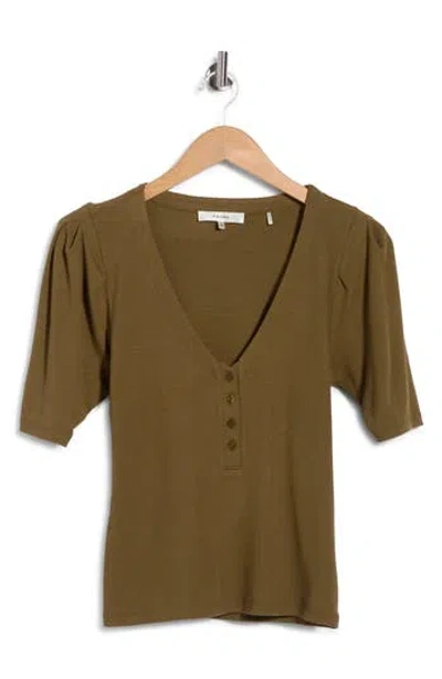 Frame Rib Ruched Short Sleeve Henley In Dark Olive