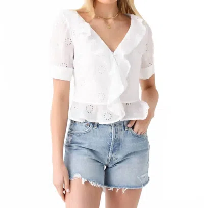 Frame Ruffle Front Short Sleeve Top In Blanc In White
