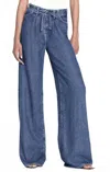 Frame Super Drape Drawstring Wide Leg In Denim In Blue