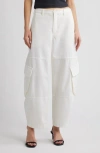 Frame The Bubble Barrel Leg Cargo Pants In White