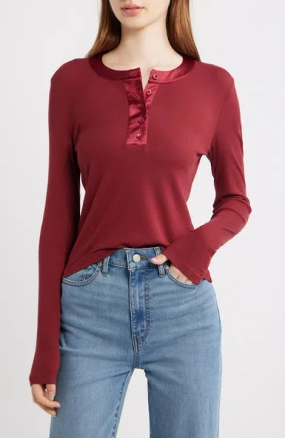 Frame The Satin Trim Rib Henley In Burgundy
