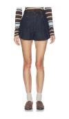 Frame The Structural Pleated Denim Shorts In Blue