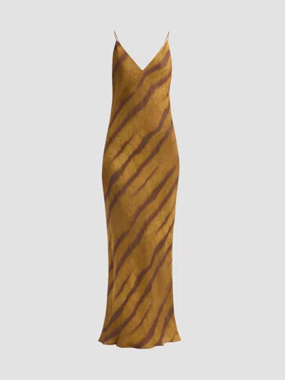 Frame The Silk Slip Dress In Brown