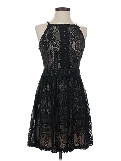 Pre-owned Francesca's Cocktail Dress In Black