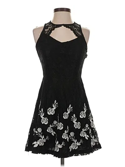 Pre-owned Francesca's Cocktail Dress In Black
