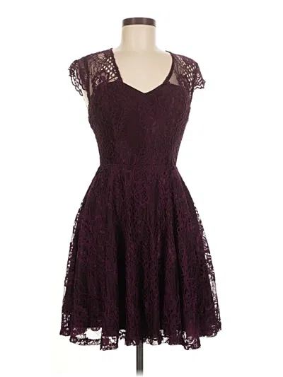 Pre-owned Francesca's Cocktail Dress In Burgundy