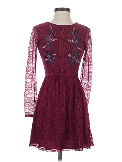 Pre-owned Francesca's Cocktail Dress In Burgundy