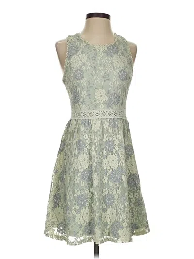 Pre-owned Francesca's Cocktail Dress In Green