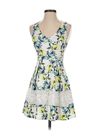 Pre-owned Francesca's Cocktail Dress In White