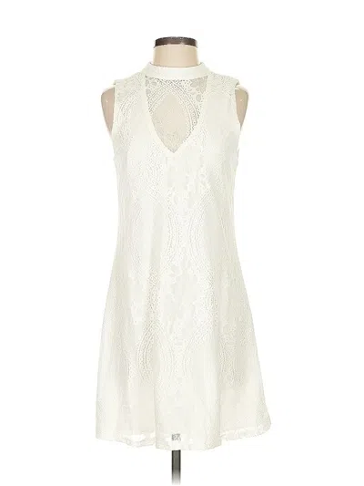 Pre-owned Francesca's Cocktail Dress In White