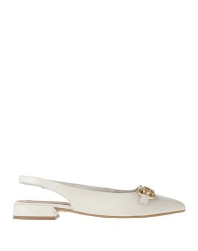 Francesco Brunelli Woman Ballet Flats Off White Size 6 Leather