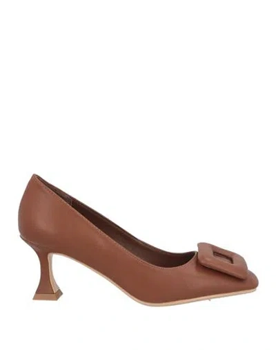 Francesco Milano Woman Pumps Brown Size 7 Soft Leather