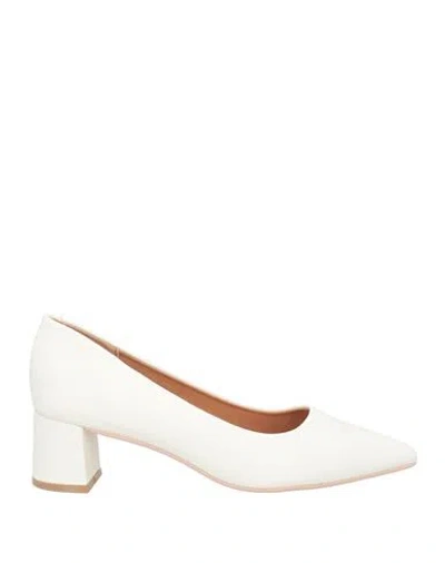 Francesco Milano Woman Pumps Ivory Size 10 Leather In White