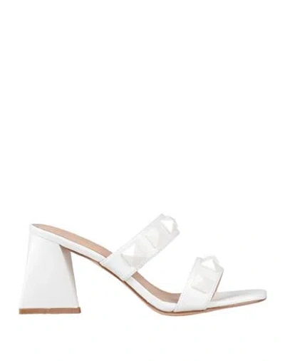 Francesco Milano Woman Sandals White Size 8 Leather In White