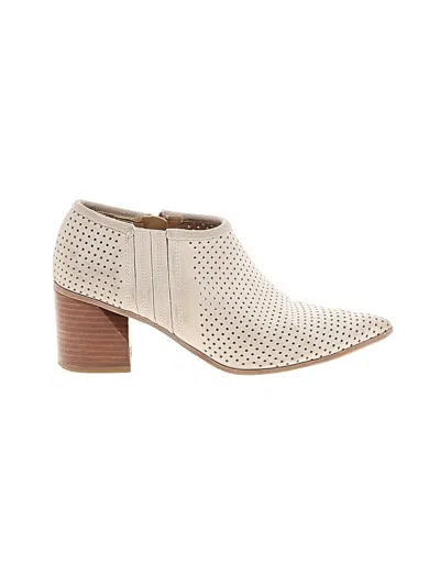 Pre-owned Franco Sarto Ankle Boots In Ivory