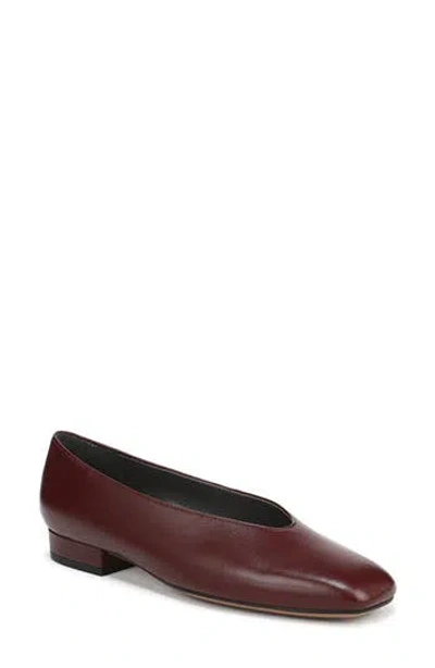 Franco Sarto Damona Flat In Burgundy