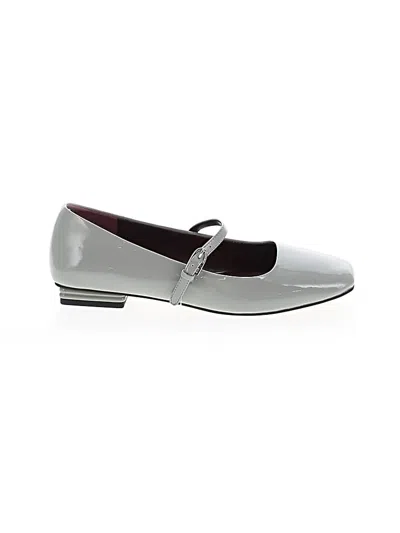 Pre-owned Franco Sarto Flats In Gray