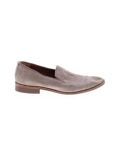 Pre-owned Franco Sarto Flats In Gray