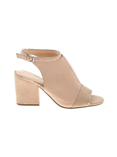Pre-owned Franco Sarto Sandals In Tan