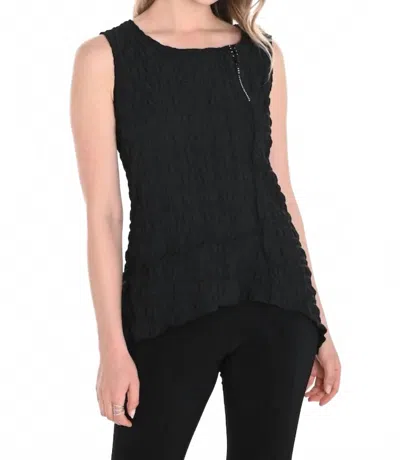 Frank Lyman Bubble Jacquard Zip Detail Sleeveless Top In Black