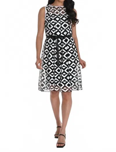 Frank Lyman Geometric Dress In Black And White