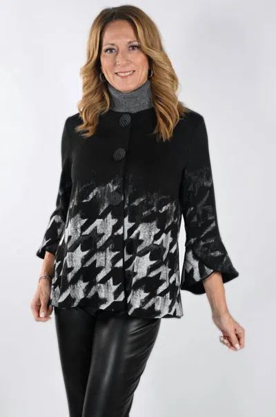 Frank Lyman Gwendolyn Houndstooth Knit Jacket In Grey/ Black