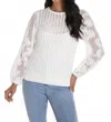 Frank Lyman Long Sleeve Knit Sweater Top In White In White