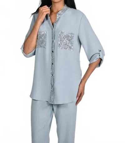 Frank Lyman Polina Pineapple Woven Top In Light Blue And Silver