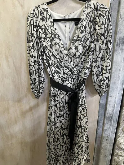 Frank Lyman Printed Woven Dress In White In Multi