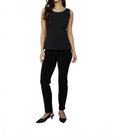 Frank Lyman Sleeveless Crew Neck Top In Black
