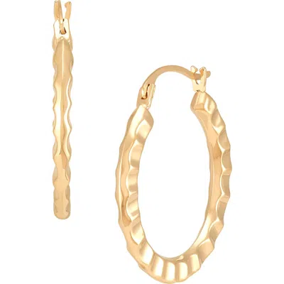 Frankie & Zoe Ribbed Hoop Earrings In Gold