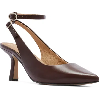Frankie4 Gigi Pointed Toe Pump In Brown