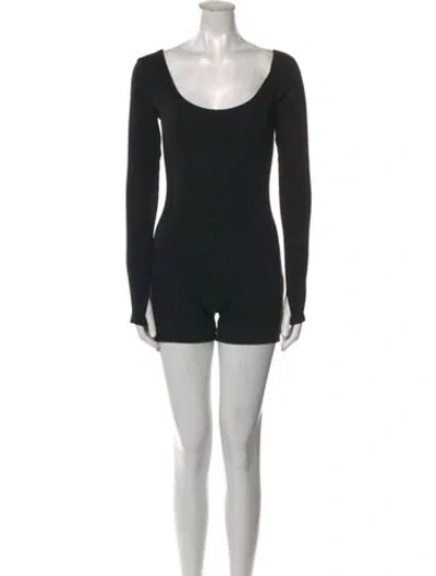 Pre-owned Frankies Bikinis Scoop Neck Romper In Black