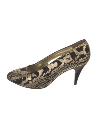 Pre-owned Fratelli Rossetti Suede Pumps In Gold