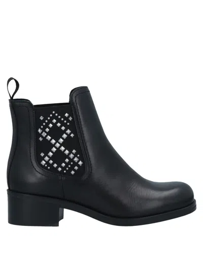 Frau Ankle Boots In Black